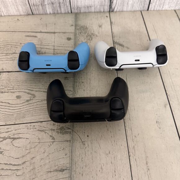 Lot Of 3  PS5 Playstation 5 Controllers for Parts Repair - Picture 9 of 9